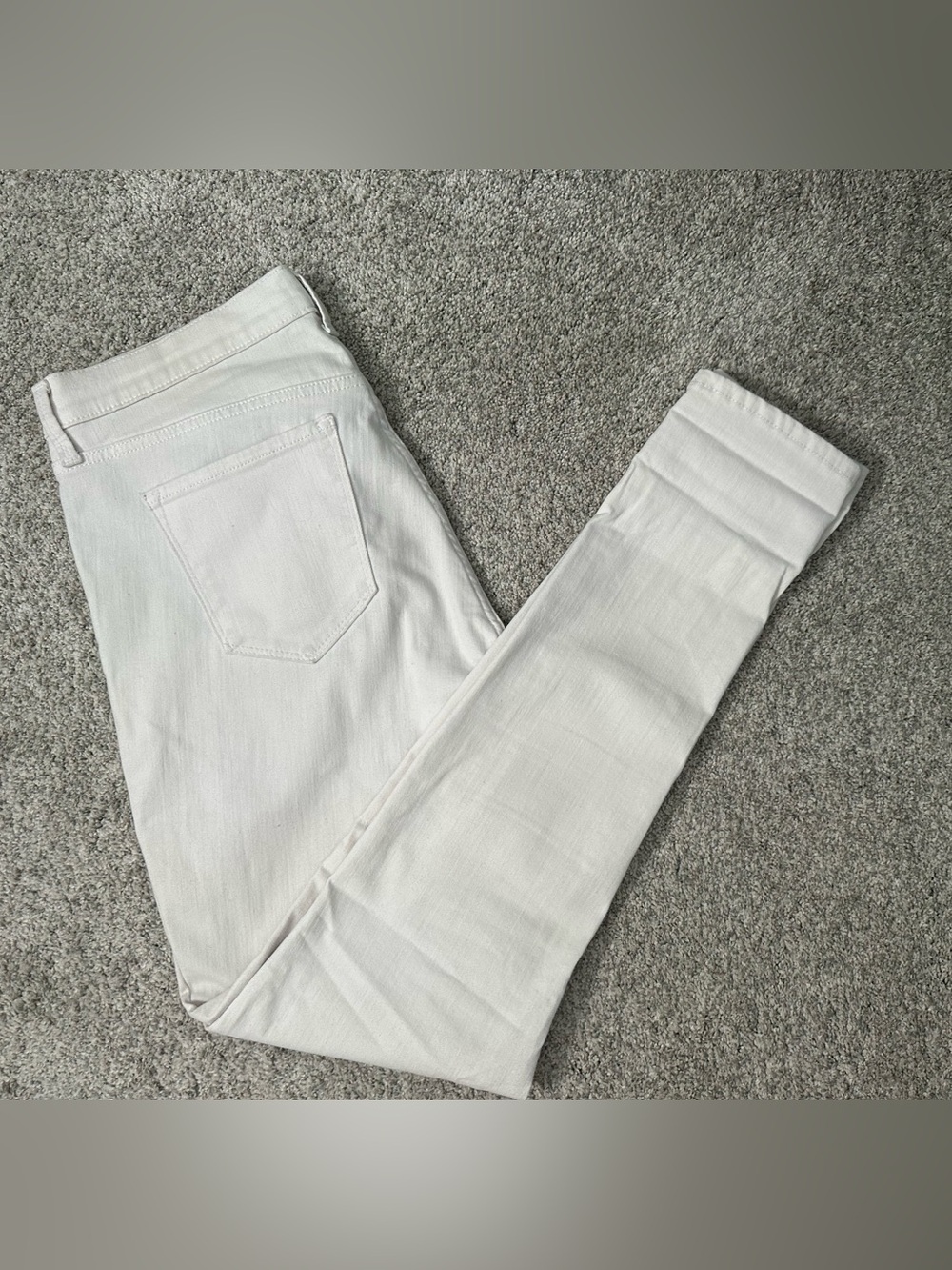 Gap 1969 Women’s True Skinny White Jeans - size 31 Tall